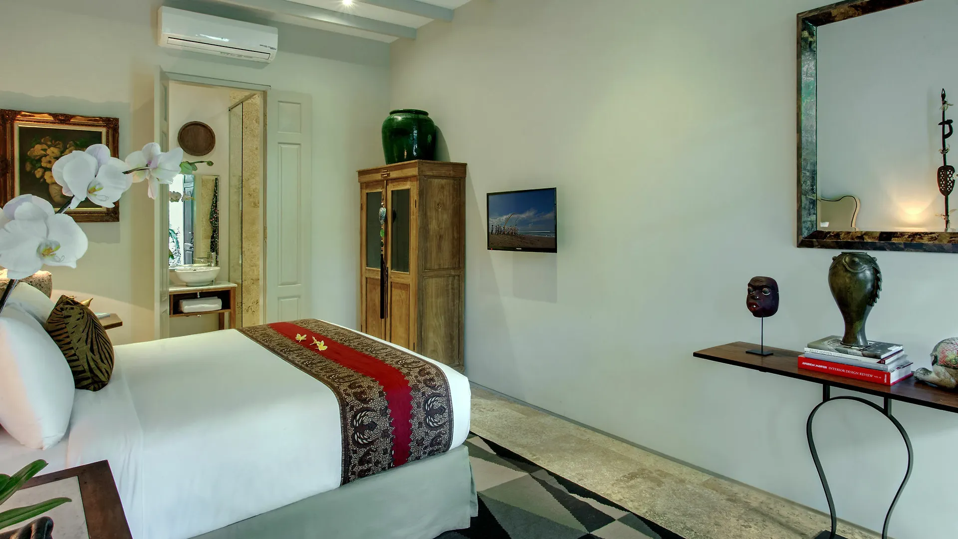 Room & Vespa 3 Seminyak  Guest house